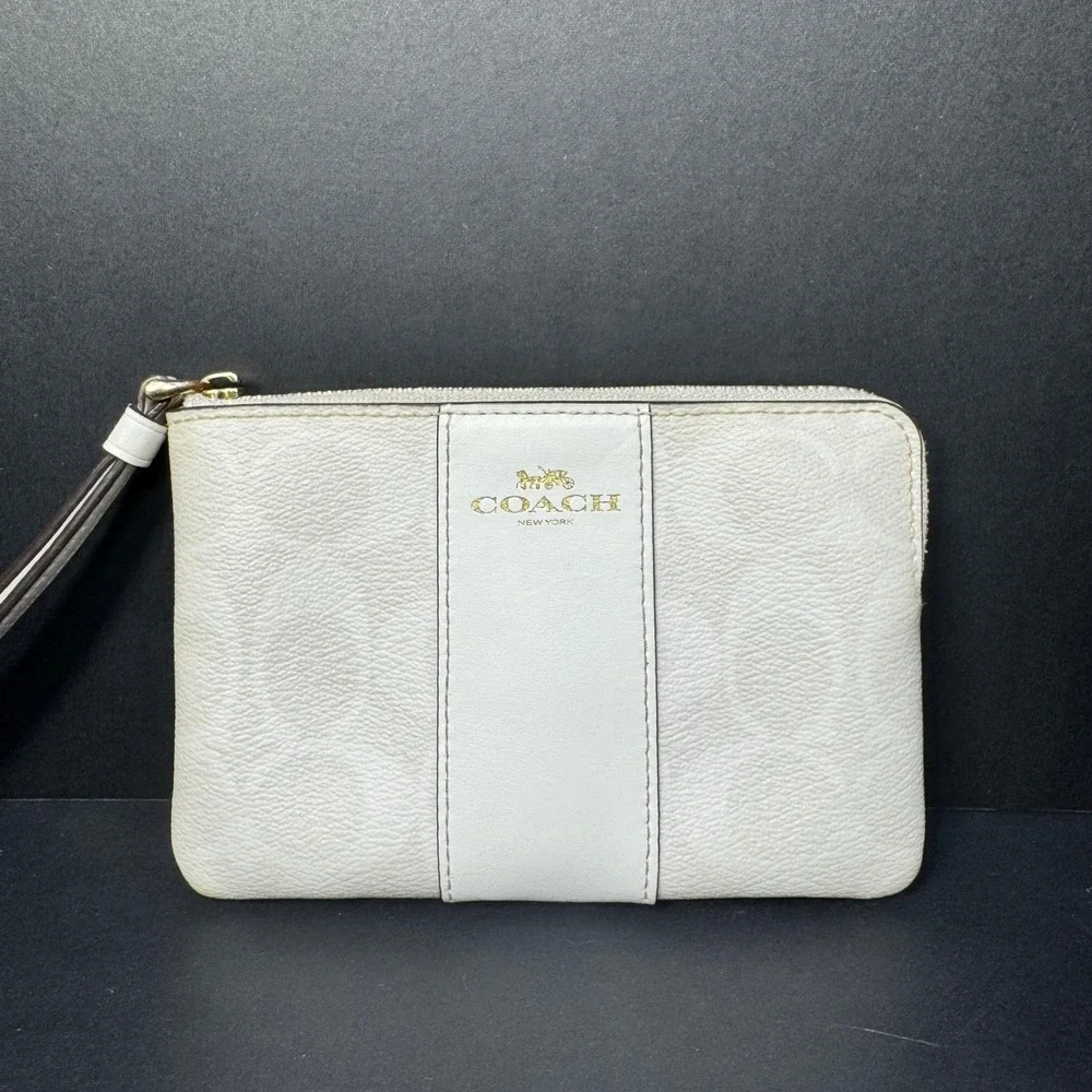 Coach Corner Zip Wristlet Clutch Wallet White Signature Stripe #D2057-58035 EUC‎